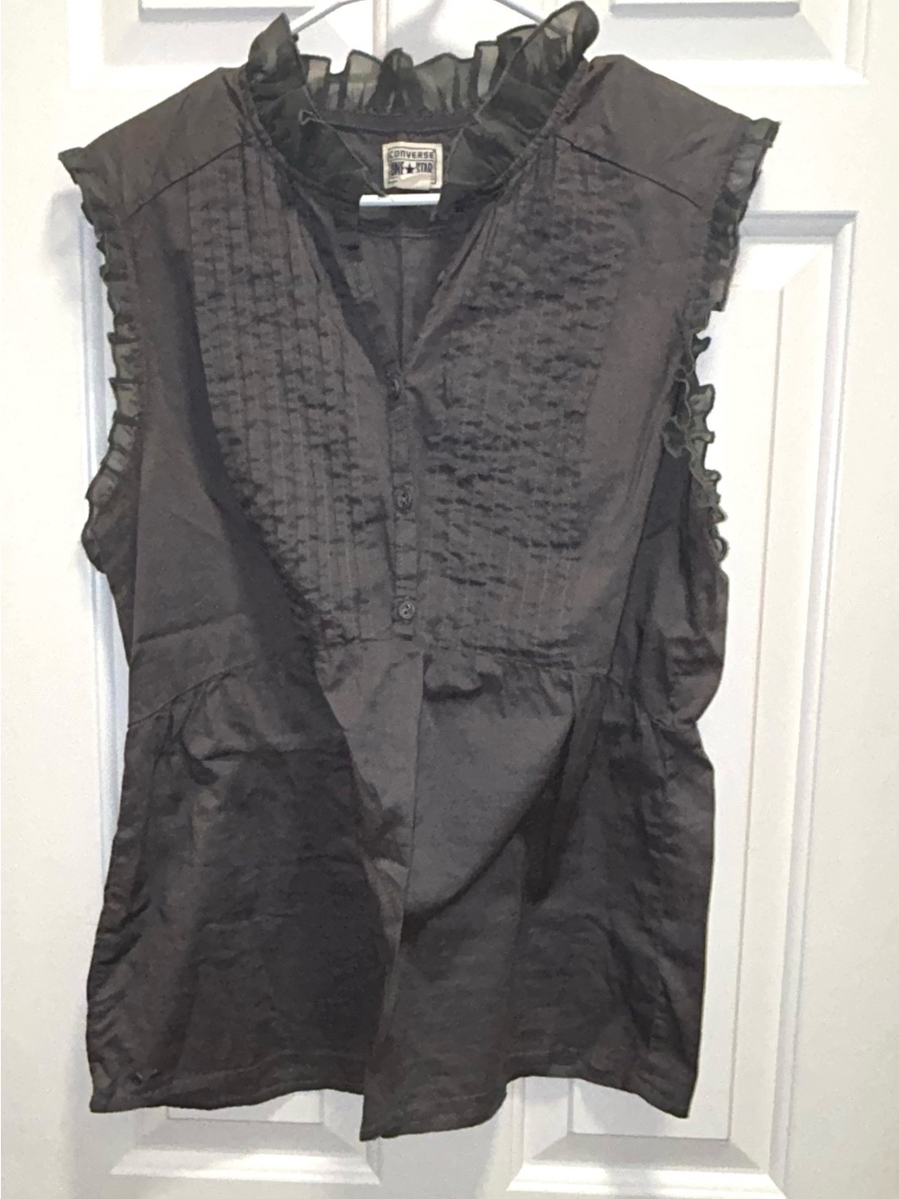 Converse One Star Gray semi sheer ruffle top
Size xl